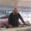 photo  mario vend du poisson depuis le mois d’avril 2024, au marché de gacé. 