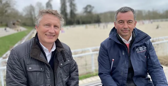photo  sébastien leroux (à gauche), directeur du haras du pin, et david jollivet (à droite), responsable du pole international de sports équestres (pise) du pin.  &copy;  archives ouest-france 