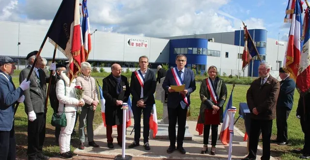 photo  dimanche, le maire de la commune, hervé roncière, a rappelé l’historique de la création de cette stèle souvenir.   &copy;  le maine libre 