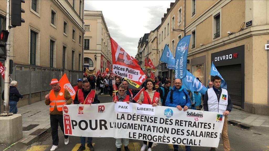 Manifestation du 1erMai à Laval, plus de 400 personnes ont défilé dans les rues Laval