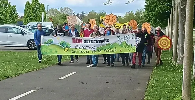 photo  c’est dans une ambiance bon enfant que les manifestants ont défilé  &copy;  ouest-france 