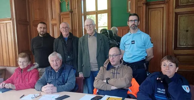 photo  les participants à la réunion de préparation de la foire des andaines à la mairie de bagnoles-de-l’orne-normandie, jeudi 25 avril 2024.  &copy;  ouest-france 