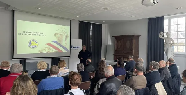 photo  une trentaine d’élus et personnels de mairie du bocage ont été sensibilisés à la lutte contre les incivilités, lundi 29 avril 2024, à domfront-en-poiraie.  &copy;  ouest-france 