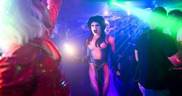 Info insolite  samedi 4 mai 2024, le cabaret pretty leg’s organise une soirée transformiste où deux drag-queens feront leur show. 
