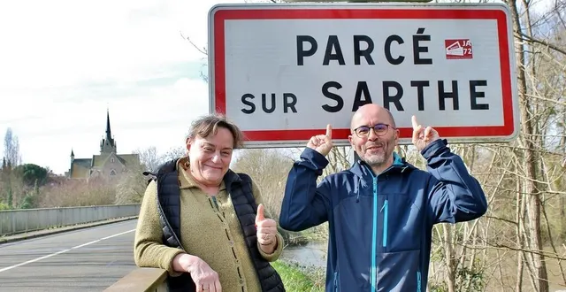photo  isabelle chiaramonti-monnet et pierre niveau font partie des administrateurs du groupe facebook « vivre à parcé-sur-sarthe » avec denis freslon (absent sur la photo).  &copy;  ouest-france 