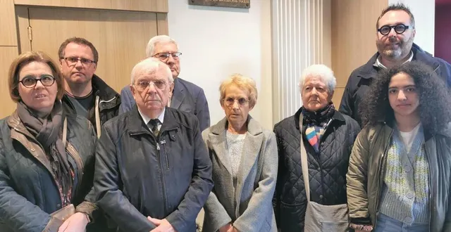 photo  la famille beuruay est toujours fidèle à la mémoire de clément, résistant déporté mort au camp de concentration de dachau.  &copy;  le maine libre 