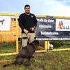 photo camille dupont, accompagné de son chien tantor, peut accueillir jusqu’à neuf chiens simultanément.