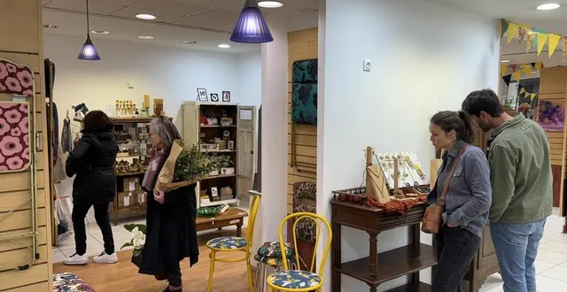 photo  la boutique éphémère d’alençon (orne) propose plusieurs produits fabriqués par des artisans locaux.  &copy;  ouest-france 