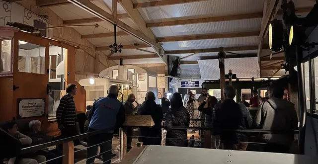 photo  le muséotrain de semur-en-vallon la nuit, c’est magique.  &copy;  muséotrain 