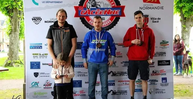 photo  le podium de l’enduro : 1er maxime rohée (brionne moto verte), champion de normandie 2023 et actuel leader du championnat 2024. 2e victor le roch (moto-club de l’ay). 3e steve pasco (thiberville).  &copy;  ouest-france 