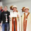photo remise du diplôme et de la coupe aux lauréats artisans et ouvriers de la catégorie pain courant