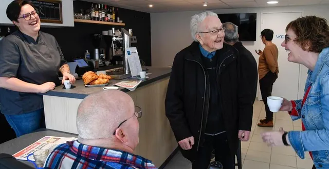 photo  cherré, le 27 mars 2024. émilie quarton a repris le café qui n’avait pas servi une boisson chaude depuis cinq ans.  &copy;  co – laurent combet 