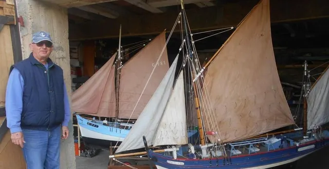 photo  gérard legallic présente ses maquettes.  &copy;  ouest-france 