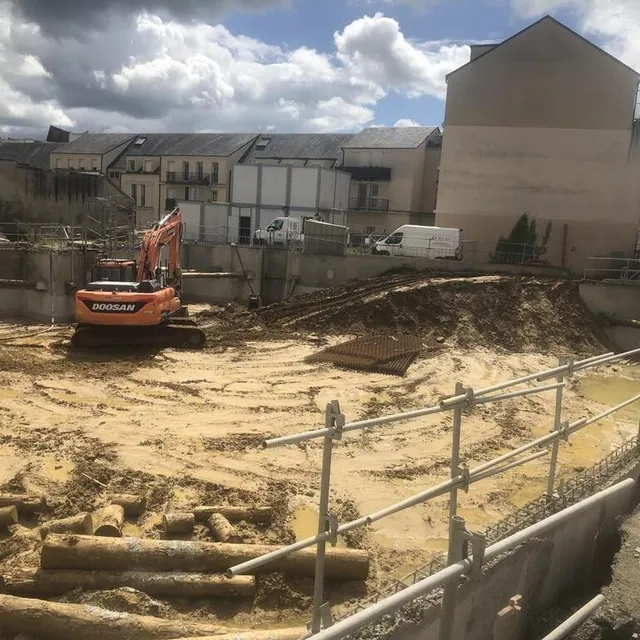 photo à l’angle de la rue nationale et de la rue de la fuie, l’heure est à la réalisation des fondations pour la résidence étudiante du groupe marignan.  ©  le maine libre