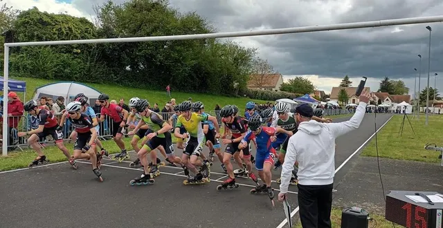 photo  deux patineurs du club adel-rs sont qualifiés pour les championnats de france, arthur lebeaupin pour la vitesse en un tour et pour la course de fond de 5 000 m et florent paire dans cette même course.  &copy;  ouest-france 