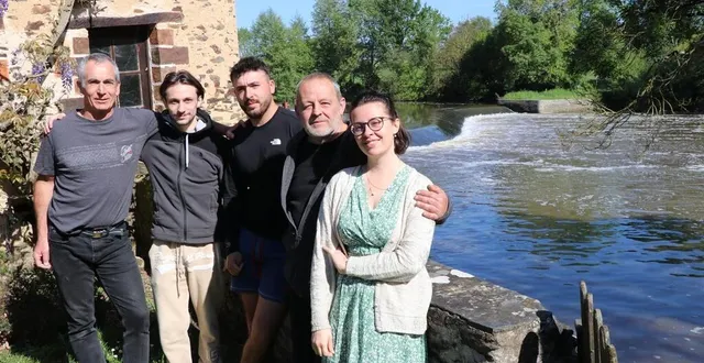 photo  benoît bader, elie maussion, ulysse bader, laurent et marie maussion (de gauche à droite) devant le barrage où ils ont porté secours à trois personnes risquant la noyade.  &copy;  ouest-france 