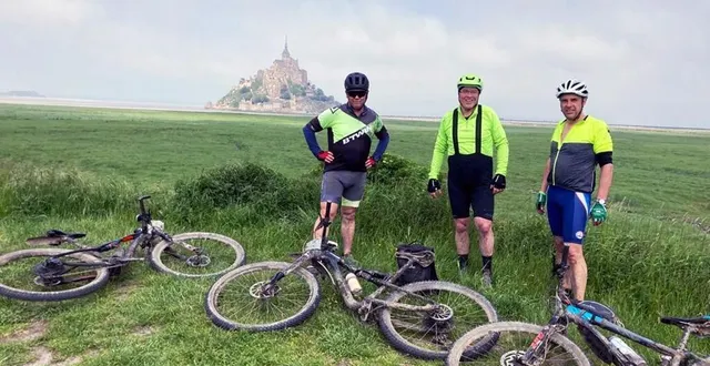 photo  après un parcours de quelque 130 km en deux journées, les vététistes sont satisfaits d’atteindre la merveille.  &copy;  rcvv 