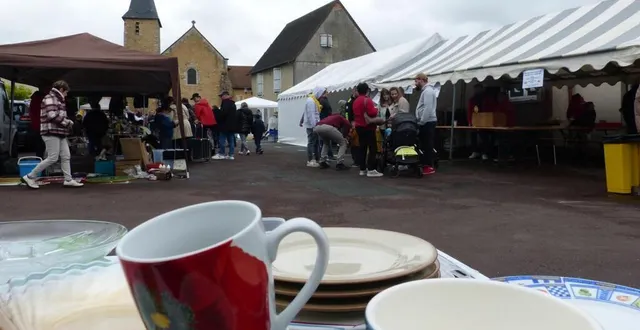 photo  les 35 exposants ont dû remballer peu après midi.  &copy;  le maine libre 