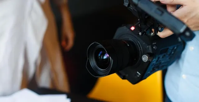 photo  le manceau bill welburn a réalisé un remake de plusieurs scènes cultes de la comédie romantique « quand harry rencontre sally » avec des comédiens locaux de la sarthe.  &copy;  getty images/istockphoto 