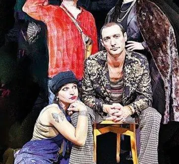 photo  la compagnie des têtes à claque sera sur scène samedi.  &copy;  . dr 