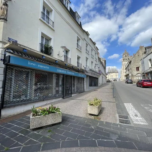 photo la librairie demeyère existe sous ce nom depuis 1944, place henri-iv.  ©  ouest-france