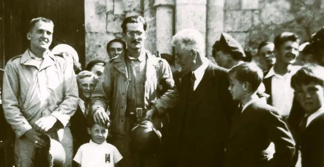 photo  l’arrivée des soldats américains au theil, le 11 août 1944.  &copy;  dr 