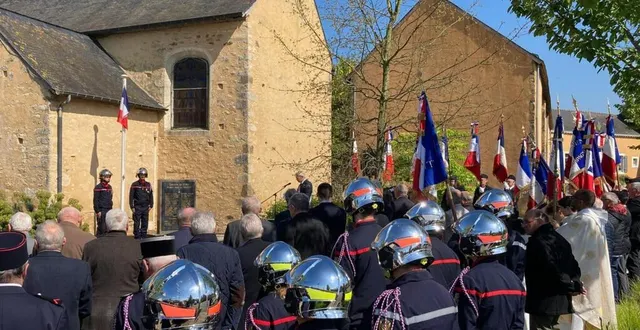 photo  le soleil était propice au recueillement près du monument aux morts.  &copy;  ouest-france 