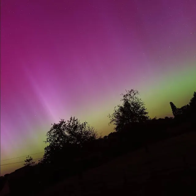 photo une aurore boréale à beaufay.  ©  benoît bazoge