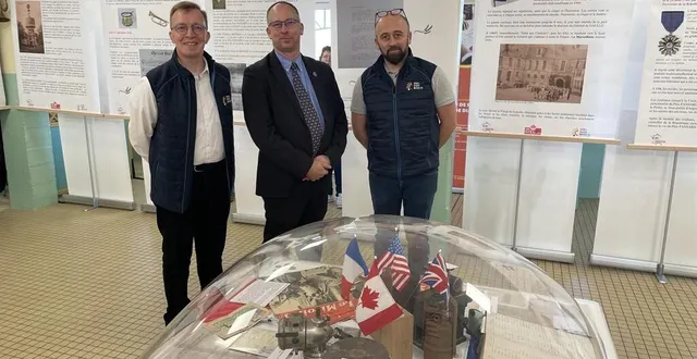 photo  de gauche à droite, loïc bourgery, thierry montambault et pierre lebreuilly, les créateurs de l’exposition « la vie à giel sous l’occupation ».  &copy;  ouest-france 