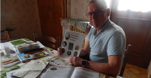 photo  bruno onésime, président des cahiers historiques de sarcé, présente le premier numéro.  &copy;  le maine libre 