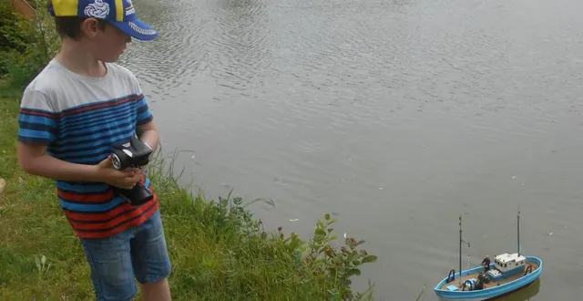 photo  raphaël, 8 ans, est passionné de modélisme naval.  &copy;  ouest-france 