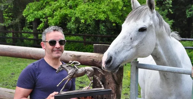 photo  à 49 ans, alexandre roussel, le crack jockey aux 1 303 victoires, prend sa retraite.  &copy;  le maine libre 