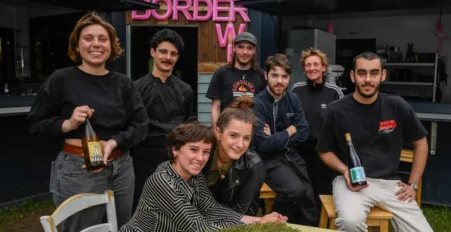 photo  loire-authion (la daguenière), le 14 mai 2024. l’équipe de border wine a retrouvé le sourire avec l’ouverture.  &copy;  co - laurent combet 