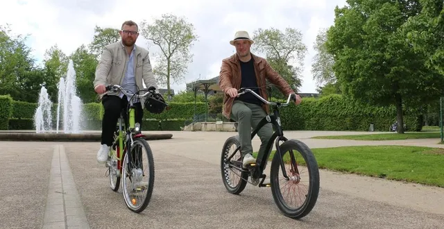 photo  romain bothet, adjoint au maire en charge du développement durable et de la transition écologique, et florent catteau, président des courts circuits.  &copy;  ouest-france 