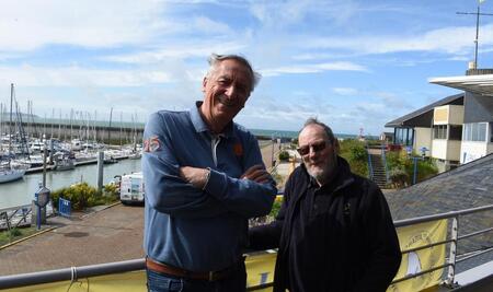 photo Gilles Delange (à gauche) secrétaire général et Claude Hue, président ont préparé depuis des semaines Granville fête le nautisme avec les bénévoles de l’association de l’association des Plaisanciers de Hérel. Ouest-France. 