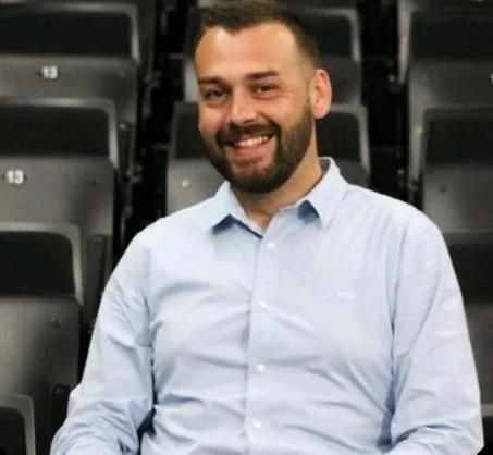 photo alexandre pin va prendre la suite.  ©  dr