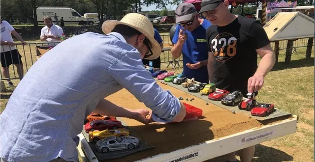photo  le départ sera donné samedi 18 mai 2024, à 15 h. la progression des équipes est matérialisée par des petites voitures.  &copy;  archives ouest-france 