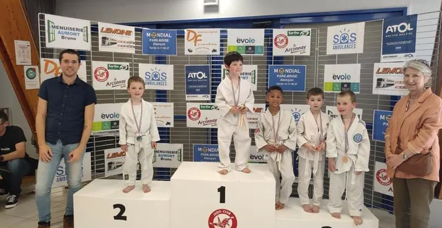 photo  au tournoi local, arçonnay monte sur le podium.   &copy;  le maine libre 