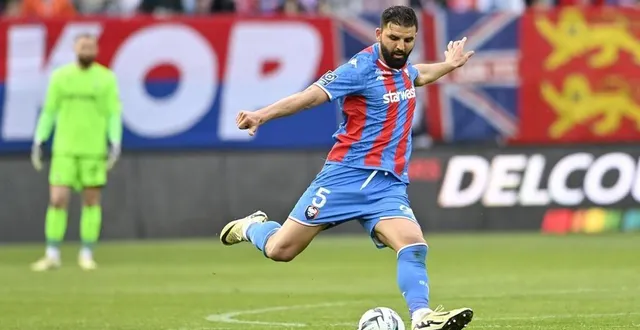 photo  syam ben youssef va quitter malherbe cet été.  &copy;  thomas bregardis / ouest-france 