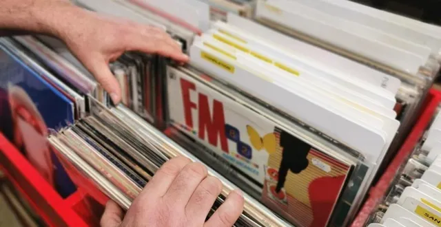 photo  le réseau des médiathèques de la communauté urbaine d’alençon organise la première édition de la foire aux vinyles.  &copy;  archives ouest-france 