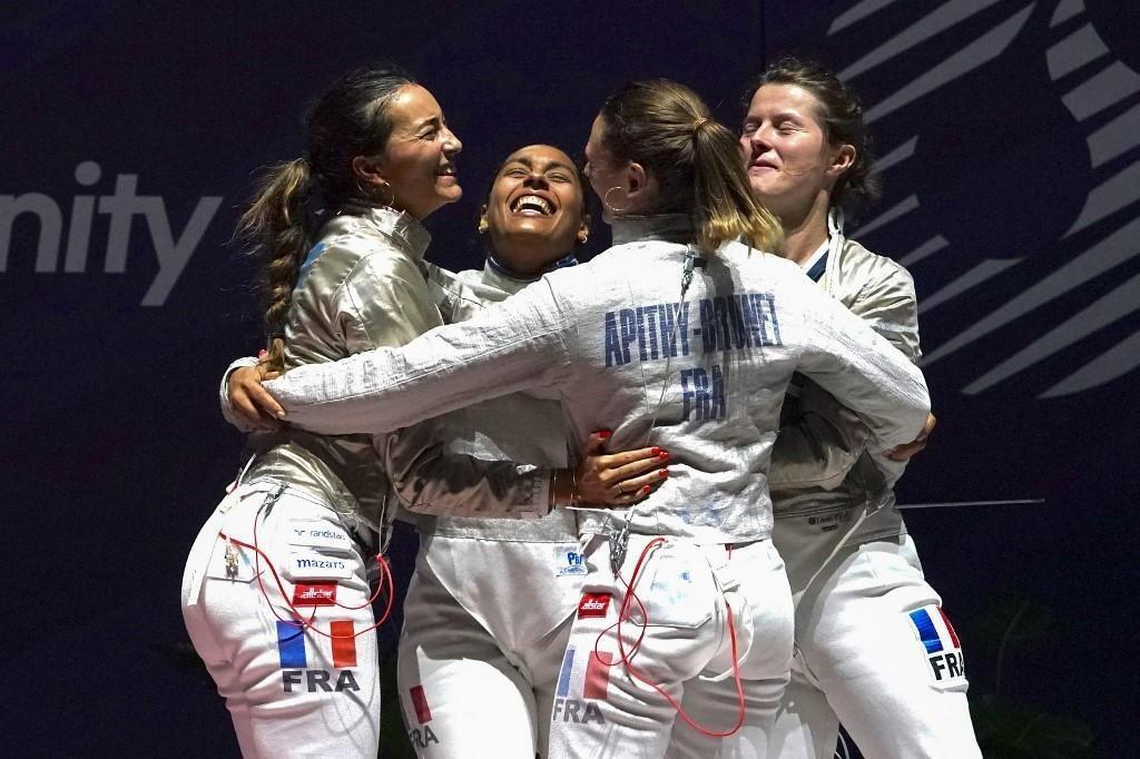 JO 2024 - Escrime. Les Sabreuses Françaises En Bronze Lors De La Coupe ...