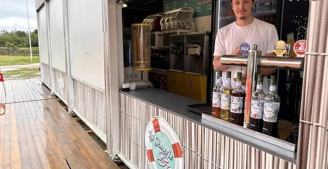 photo  paul lereteux, 21 ans, est à la tête de gèmerie beach, au lac de la gèmerie d’arnage.  &copy;  ouest-france 