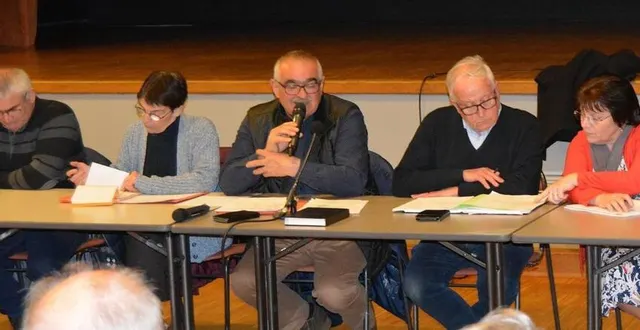 photo  au centre, alain leduc, président du comité du comice agricole du pays calaisien.  &copy;  ouest-france 