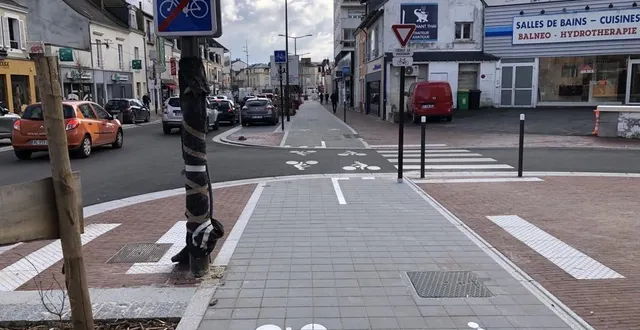photo  au mans, sur cette piste cyclable, les vélos doivent céder le passage pour traverser la chaussée.  &copy;  photo le maine libre 