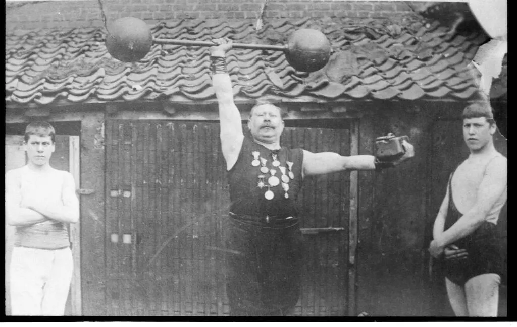 TÉMOIGNAGES. JO 1924 « On a fait sauter des pétards sous le train