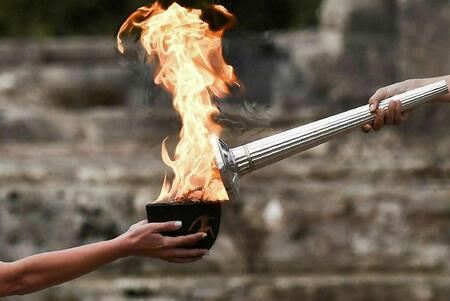 photo Découvrez le parcours de la flamme olympique le 22 mai. Photo : Aris Messinis / AFP 