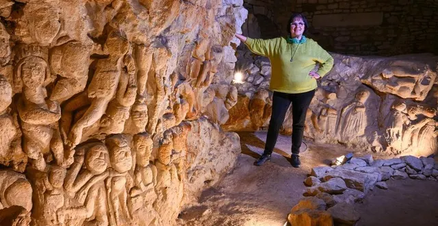 photo  la cave aux sculptures de dénezé-sous-doué, est un endroit est unique en europe. elle regroupe plus de 200 sculptures remontant aux guerres de religion. eliane lefort, présidente de l’association locale de sauvegarde du patrimoine, est fascinée par l’endroit.  &copy;  franck dubray / ouest france 