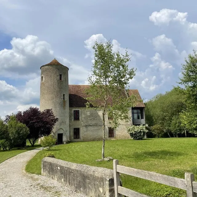 photo la tour aux anglais date du xve siècle. elle a été ajoutée à un manoir plus ancien.  ©  ouest-france