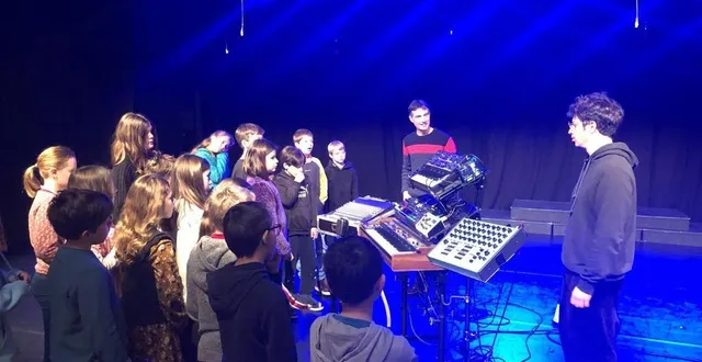 photo  simon carbonnel a rencontré les élèves de l’eea dès la rentrée de septembre.  &copy;  eea 