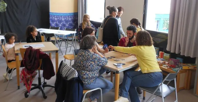photo  les participants ont découvert des jeux de société.  &copy;  co 